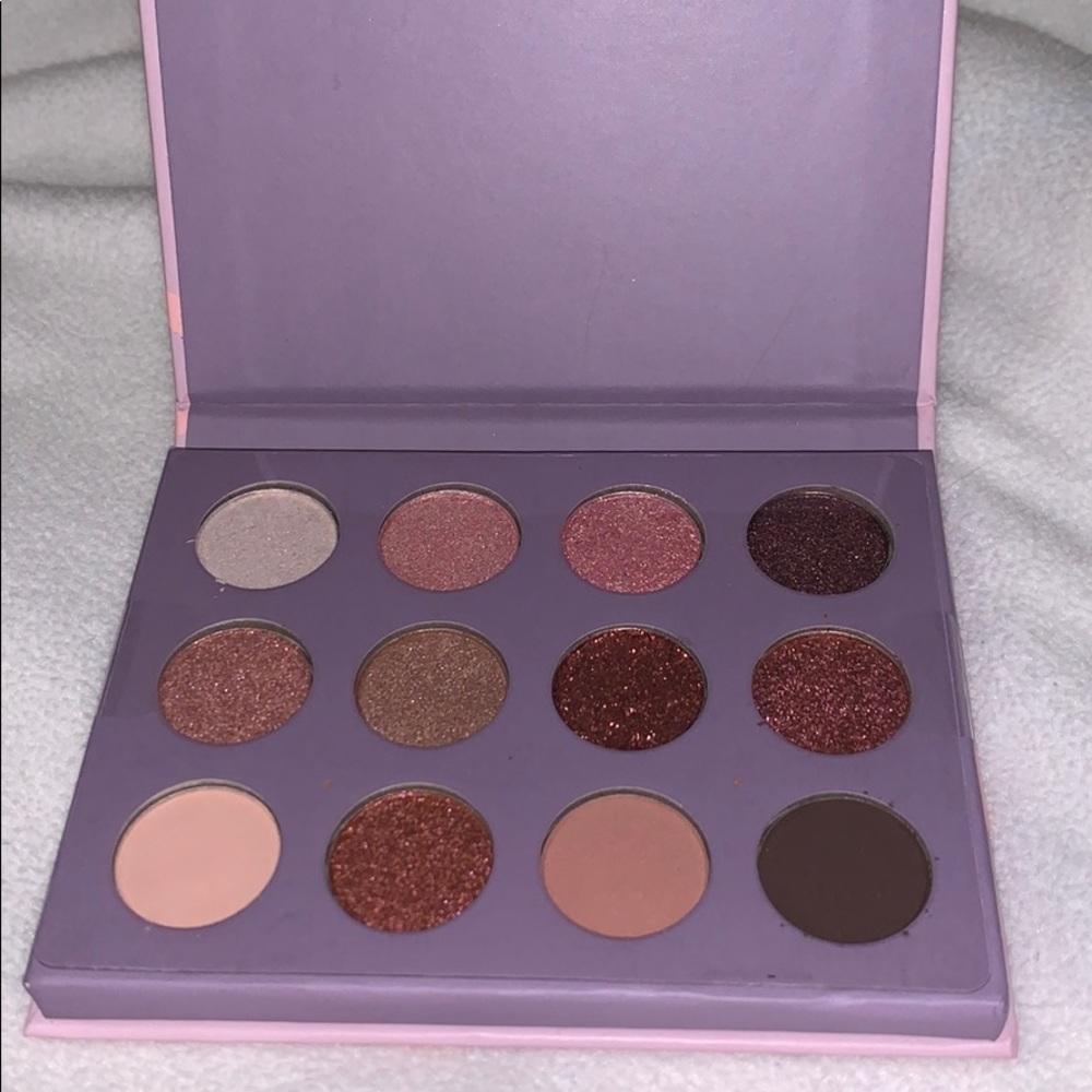 12 piece eyeshadow palette